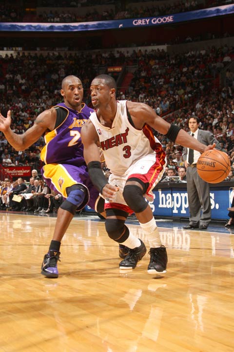 共同完成了 共同完成了