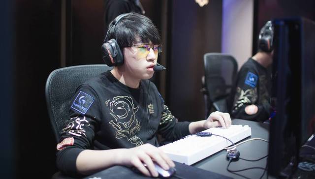 更是整支球 更是整支球